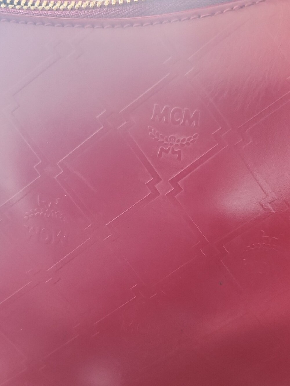 MCM Rare Red Shoulder Bag with Gold Accent - Picture 3 of 9